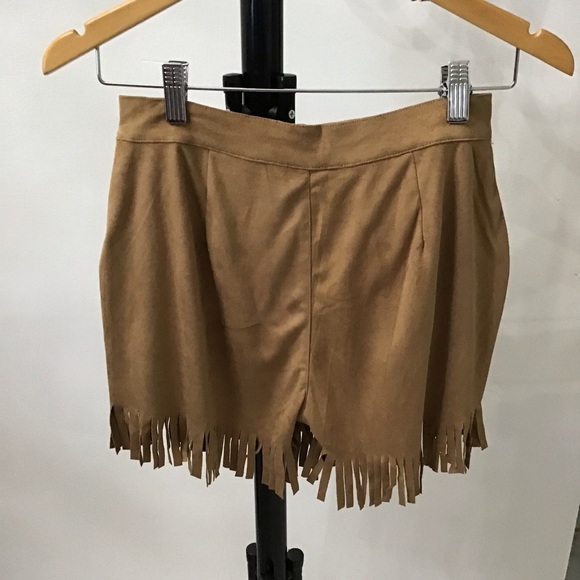 NWOT Boho-chic POL Suede-Like Fringed Shorts - Picture 3 of 5
